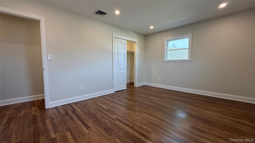 This thoughtfully updated Colonial in the heart of West Babylon - photo 9