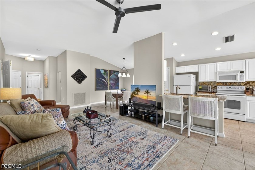 Presenting an exceptional opportunity to acquire a meticulously - photo 4