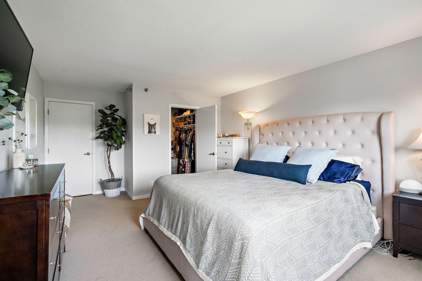 Welcome home to this beautifully updated corner unit offering an - photo 11