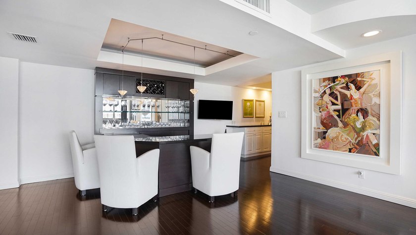 Beautifully reimagined with a refined designer aesthetic, this - photo 12