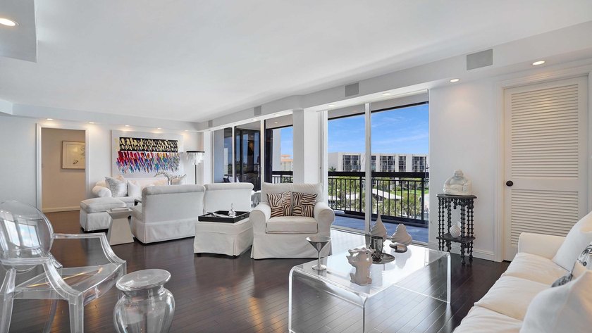 Beautifully reimagined with a refined designer aesthetic, this - photo 17