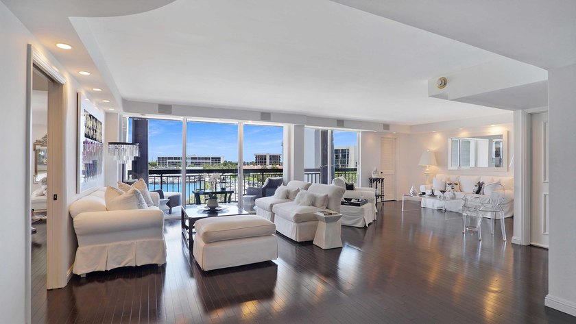 Beautifully reimagined with a refined designer aesthetic, this - photo 19
