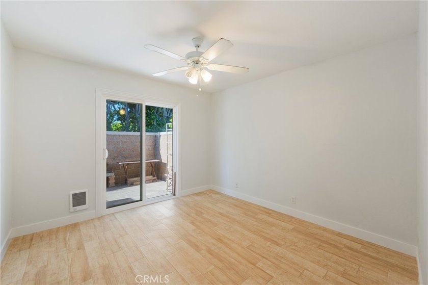Welcome Home to this Beautifully Maintained Updated End-Unit - photo 20