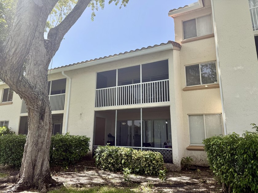 Move right into this beautifully updated 2-bedroom, 2-bathroom - photo 20