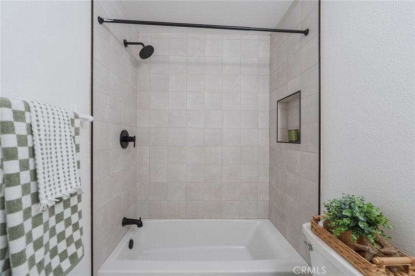Welcome Home to this Beautifully Maintained Updated End-Unit - photo 22