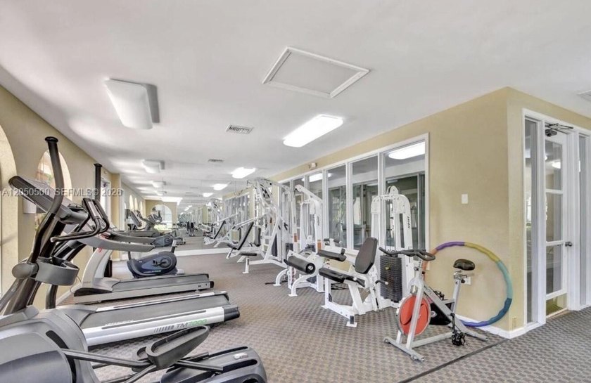 Move right into this beautifully updated 2-bedroom, 2-bathroom - photo 23
