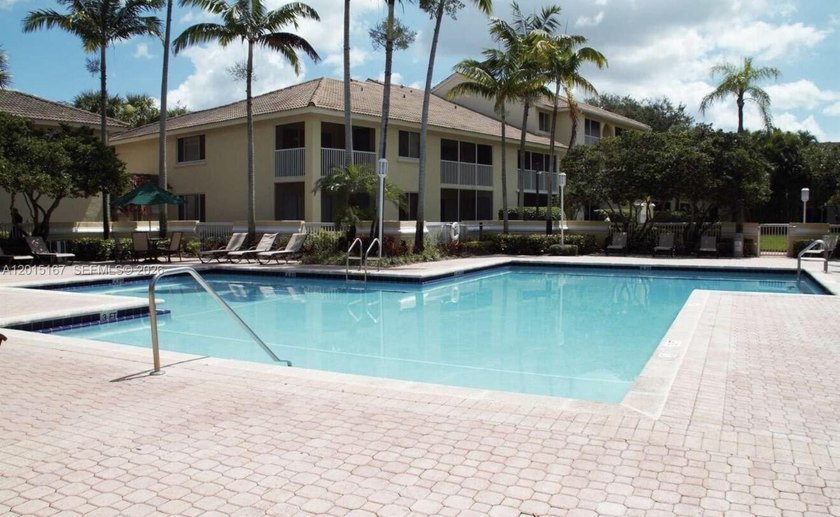 Move right into this beautifully updated 2-bedroom, 2-bathroom - photo 25