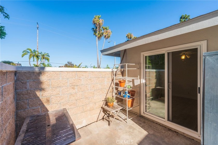 Welcome Home to this Beautifully Maintained Updated End-Unit - photo 26