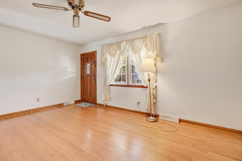 If you are looking for an opportunity to own in Hanahan for - photo 8