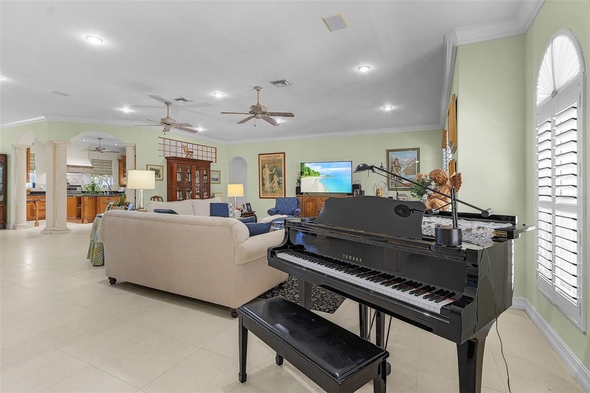 Stunning home with 3 Bedrooms, 3 Bathrooms, office/den and 3 Car - photo 10
