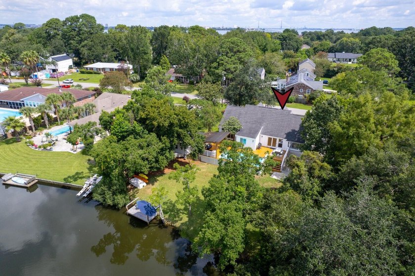 Lakefront on James Island, under 4 miles from downtown. Yes - photo 2