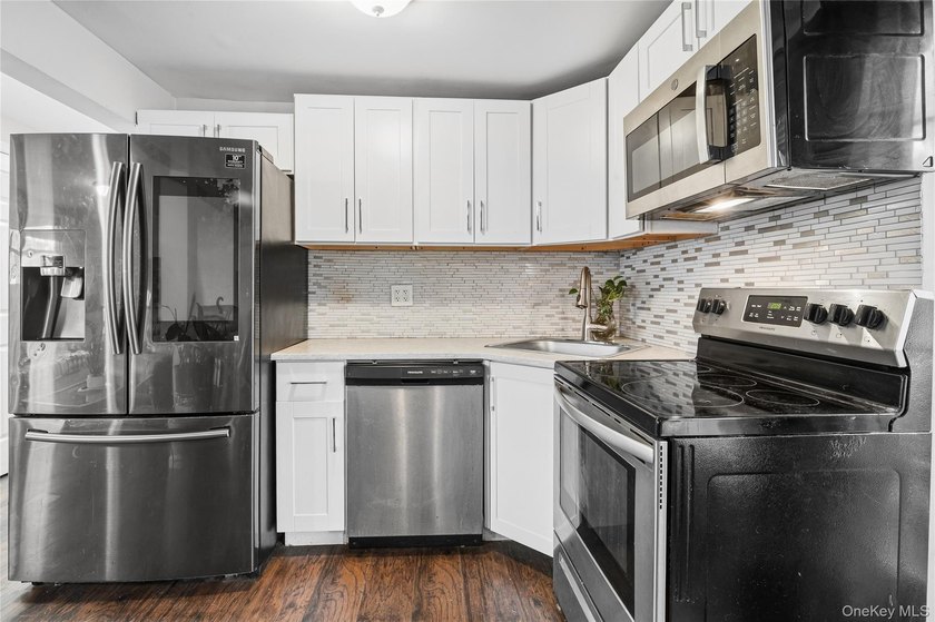Welcome to 568 Centerwood Street in West Babylon, a hi-ranch - photo 11