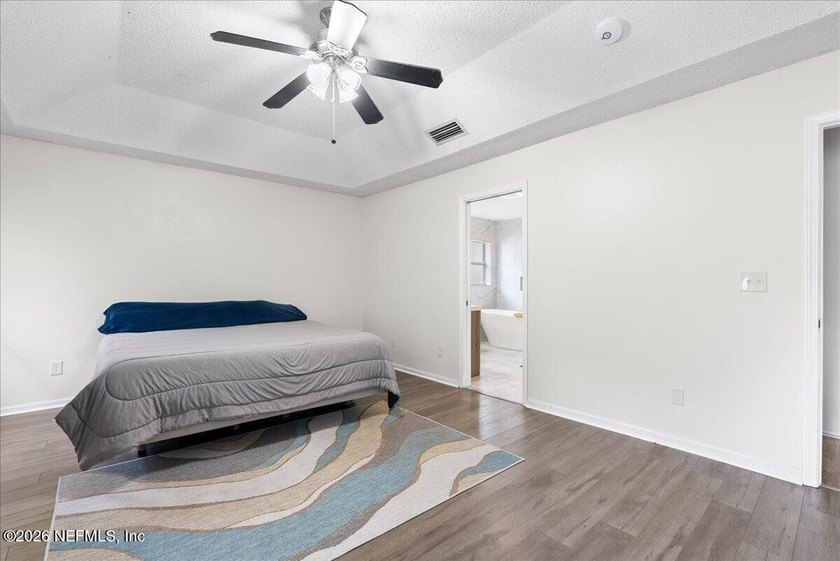 Welcome to this beautifully maintained 4-bedroom, 2-bath - photo 22