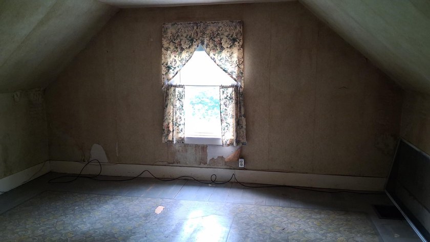 380 Clinton Ave, Winslow. Classic early 1800's farmhouse and - photo 26