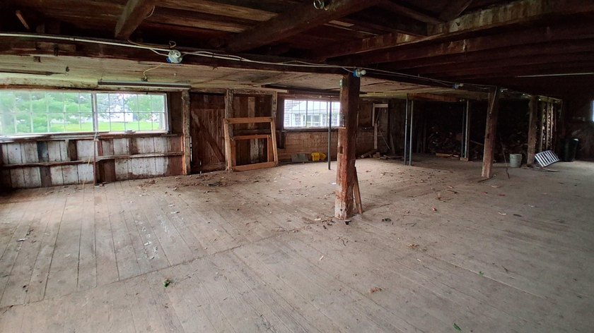 380 Clinton Ave, Winslow. Classic early 1800's farmhouse and - photo 39