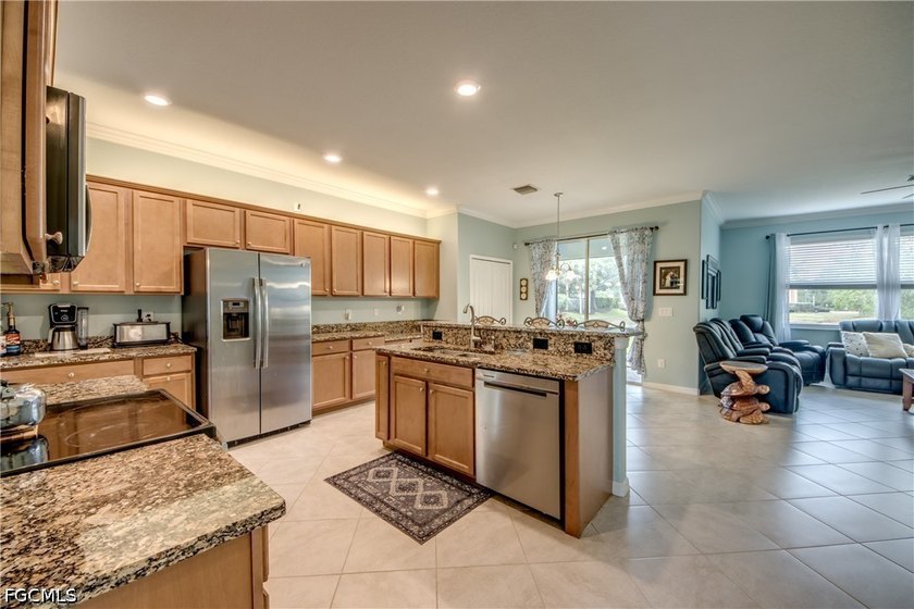 Welcome to your dream home in Bella Vida, one of Cape Coral's - photo 8