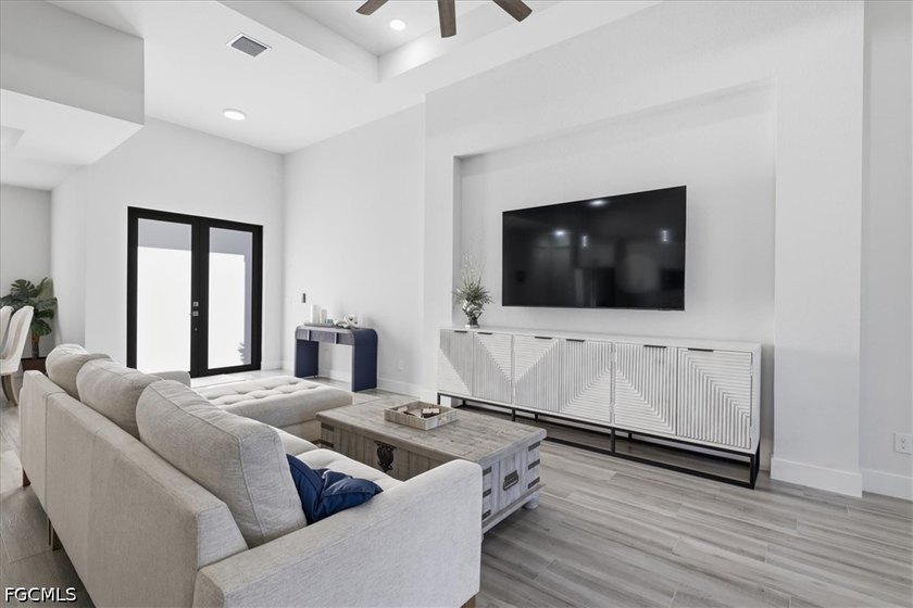 GULF ACCESS WATERFRONT HOME - ONLY 21 MINUTES TO OPEN WATER! ALL - photo 4