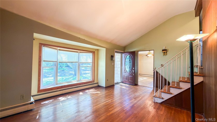 Prime location with endless potential. Situated on a spacious - photo 8