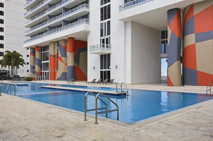 Spacious studio with updates and gorgeous West sunset views. New - photo 21