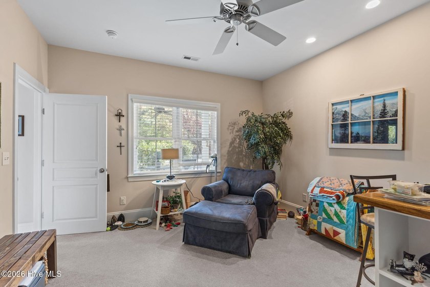 Welcome to 325 Live Oak Street, a beautifully crafted - photo 25