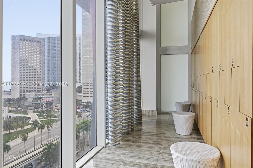 Spacious studio with updates and gorgeous West sunset views. New - photo 29