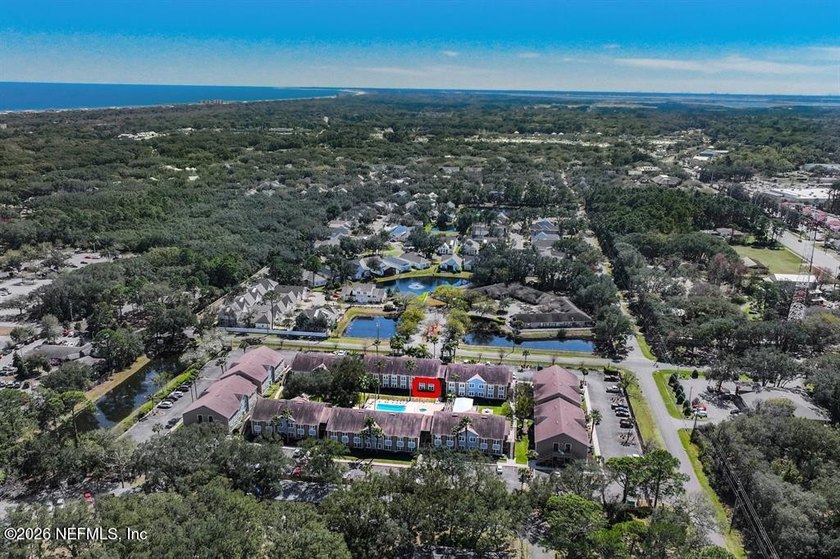 Exceptional 3-bedroom, 2-bathroom ground-floor condo in a gated - photo 33