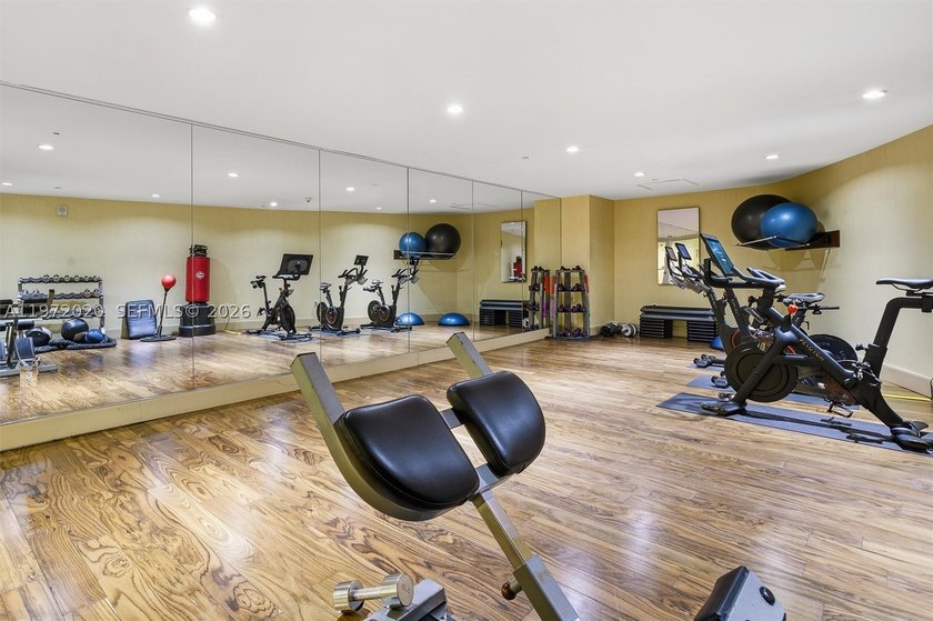 Spacious studio with updates and gorgeous West sunset views. New - photo 34