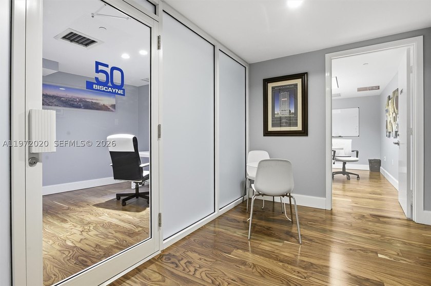 Spacious studio with updates and gorgeous West sunset views. New - photo 37