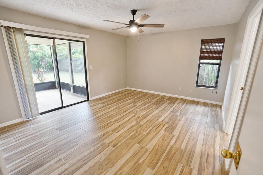 Beautifully Updated 3 Bedroom, 2 Bath home Located in the heart - photo 12