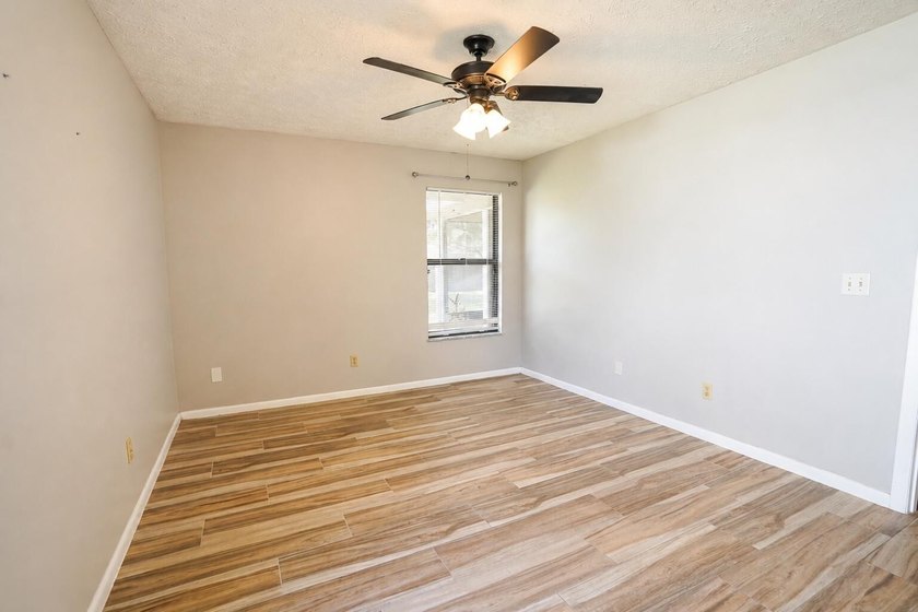 Beautifully Updated 3 Bedroom, 2 Bath home Located in the heart - photo 15