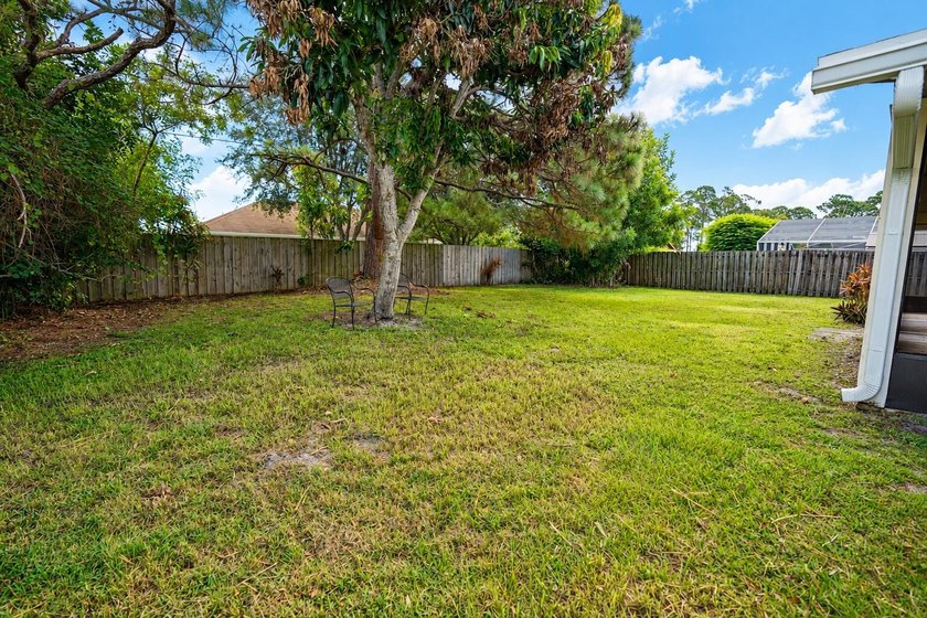 Beautifully Updated 3 Bedroom, 2 Bath home Located in the heart - photo 28