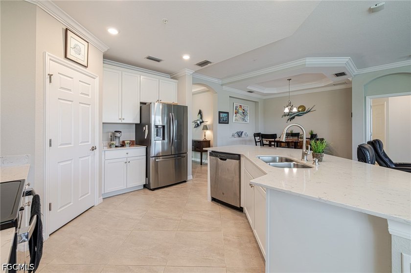 This stunning 1st floor carriage home is located in one of the - photo 10