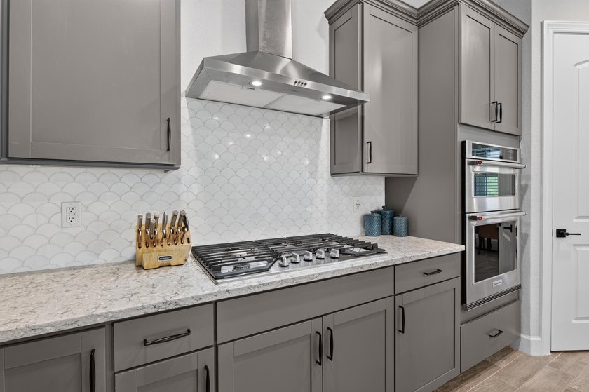 Better Than New! Welcome to this exceptional 4-bedroom Mystique - photo 15