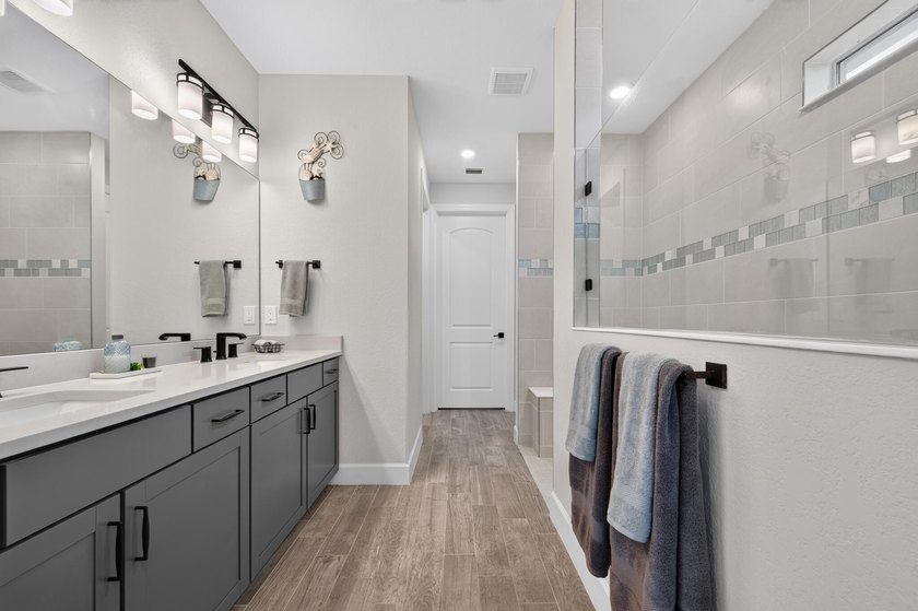 Better Than New! Welcome to this exceptional 4-bedroom Mystique - photo 30