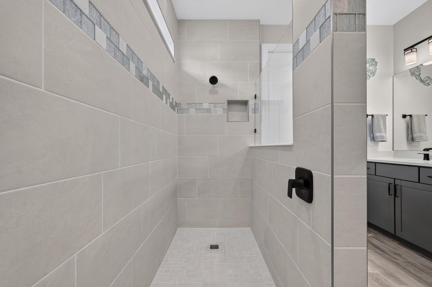 Better Than New! Welcome to this exceptional 4-bedroom Mystique - photo 33