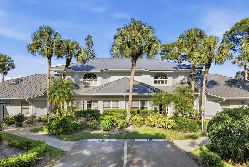 Rare opportunity to own a townhome in PGA Village's Pine Creek - photo 2