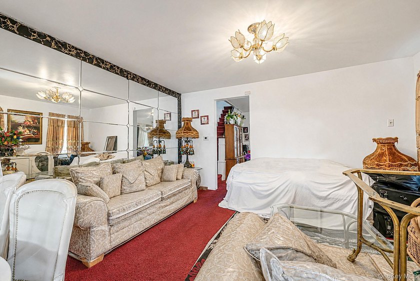 Beautifully maintained and thoughtfully designed, this detached - photo 3
