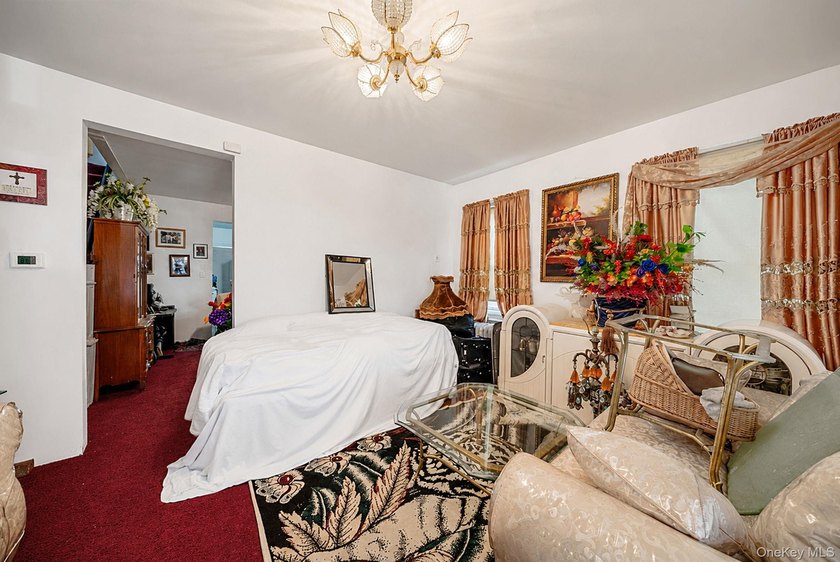Beautifully maintained and thoughtfully designed, this detached - photo 5