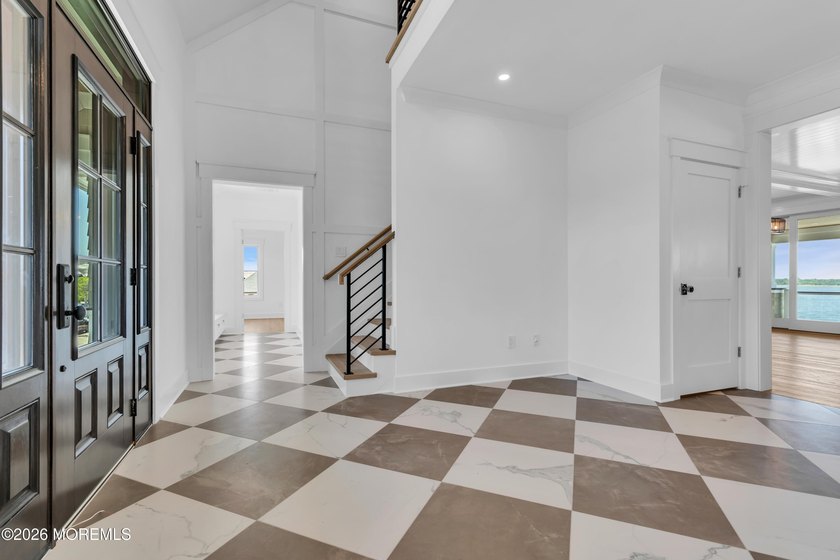 Spectacularly designed 5/6 bedroom, 6 bath bayfront home is - photo 6