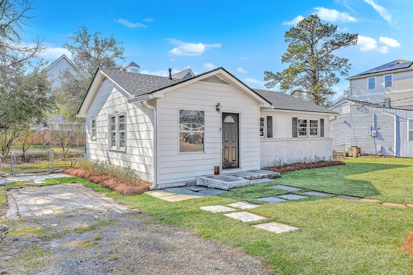 Welcome home to this charming 3-bedroom, 1-bath residence - photo 5
