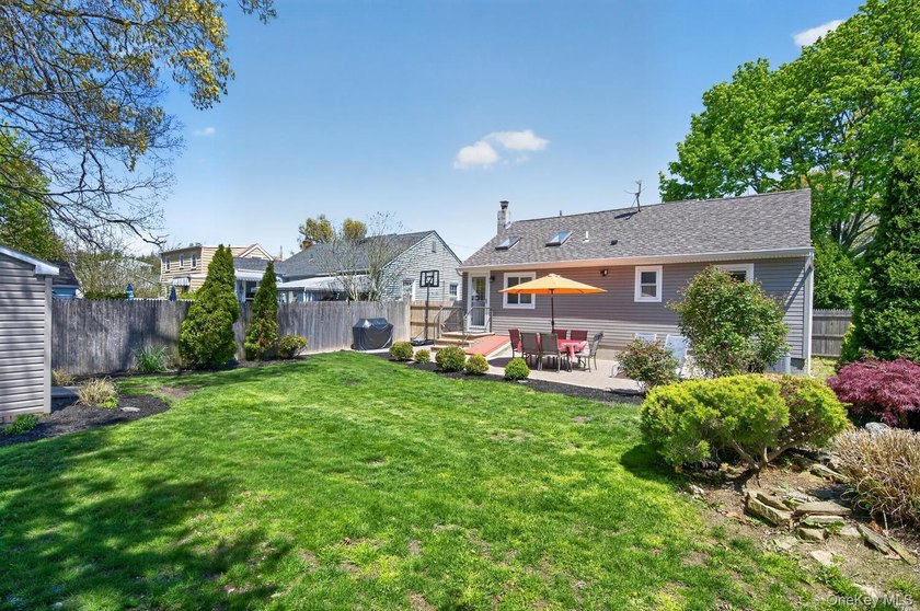 Beautifully renovated inside and out!! Welcome to 105 N Hamilton - photo 20
