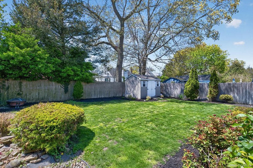 Beautifully renovated inside and out!! Welcome to 105 N Hamilton - photo 21