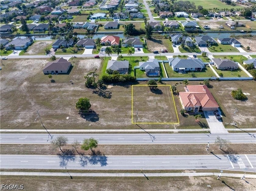 Prime commercial opportunity in a high-visibility, high-traffic - photo 2