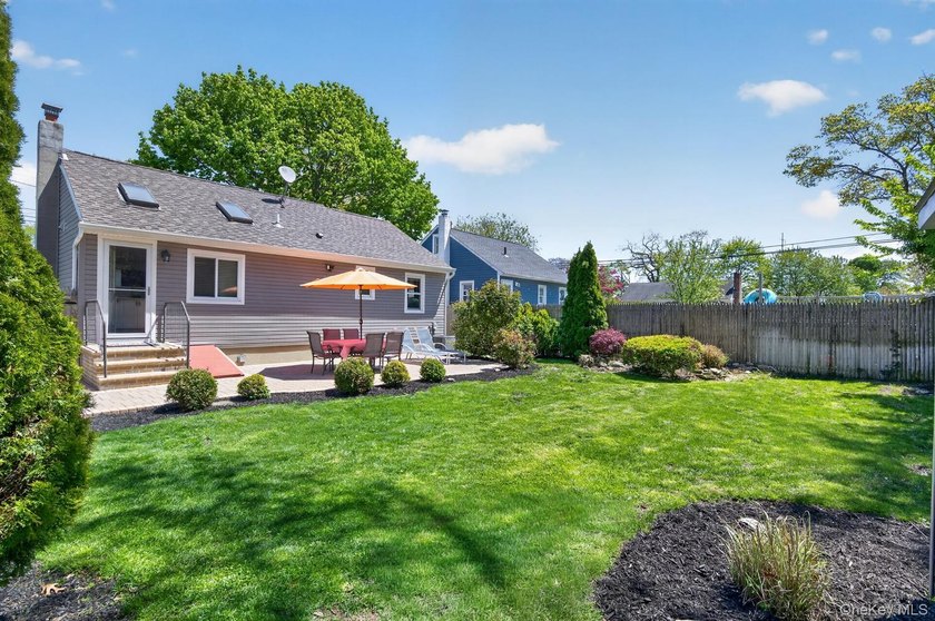 Beautifully renovated inside and out!! Welcome to 105 N Hamilton - photo 22