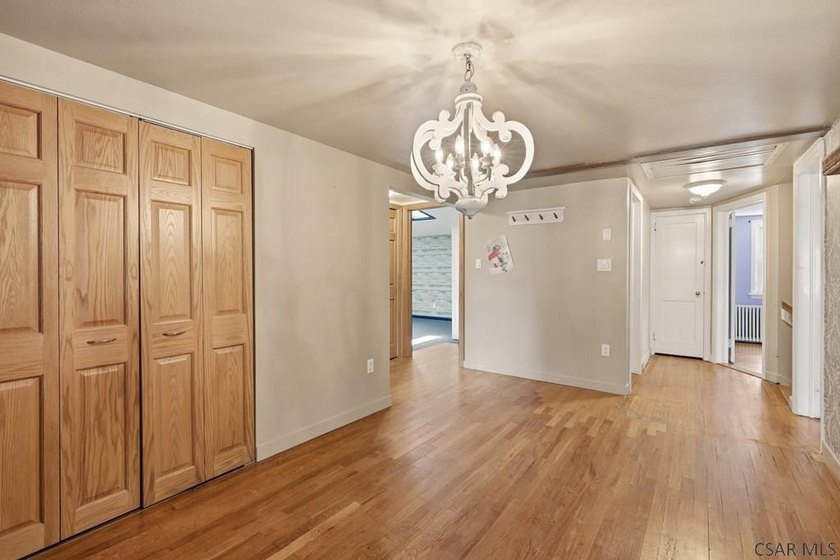 Welcome to 725 Wayne Street, a stunning and meticulously - photo 30