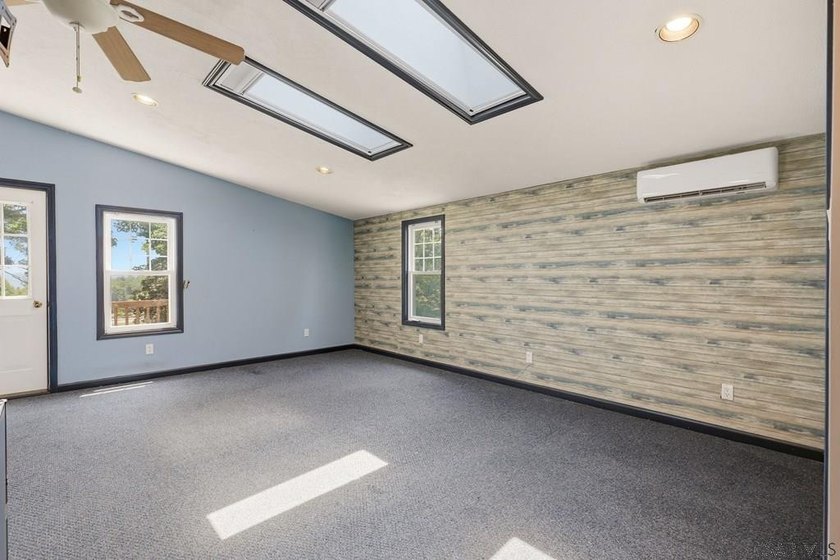 Welcome to 725 Wayne Street, a stunning and meticulously - photo 34