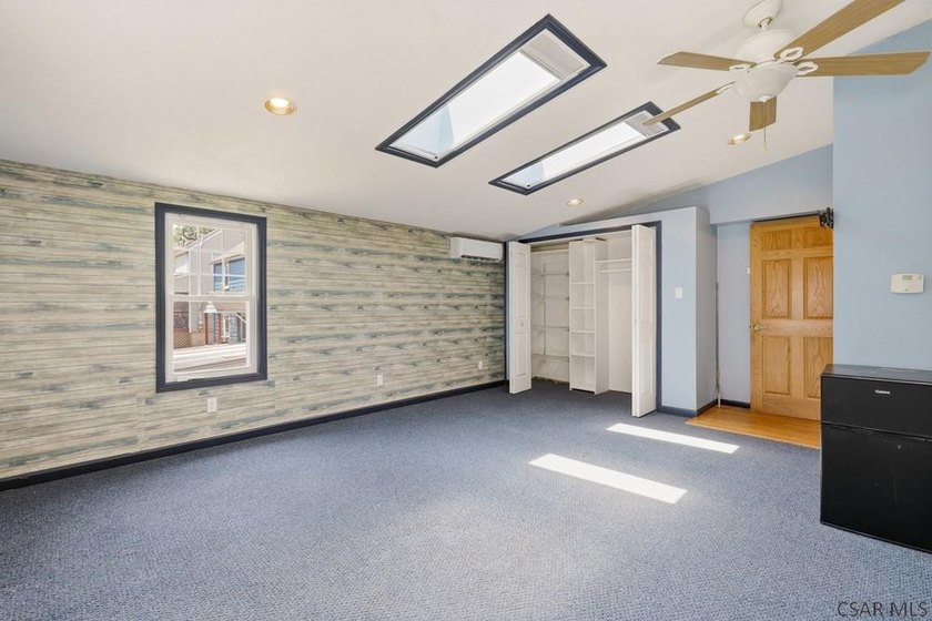 Welcome to 725 Wayne Street, a stunning and meticulously - photo 38