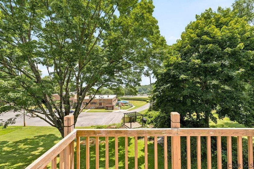 Welcome to 725 Wayne Street, a stunning and meticulously - photo 41