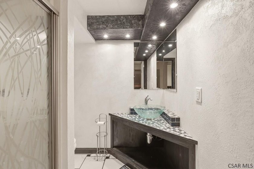 Welcome to 725 Wayne Street, a stunning and meticulously - photo 44