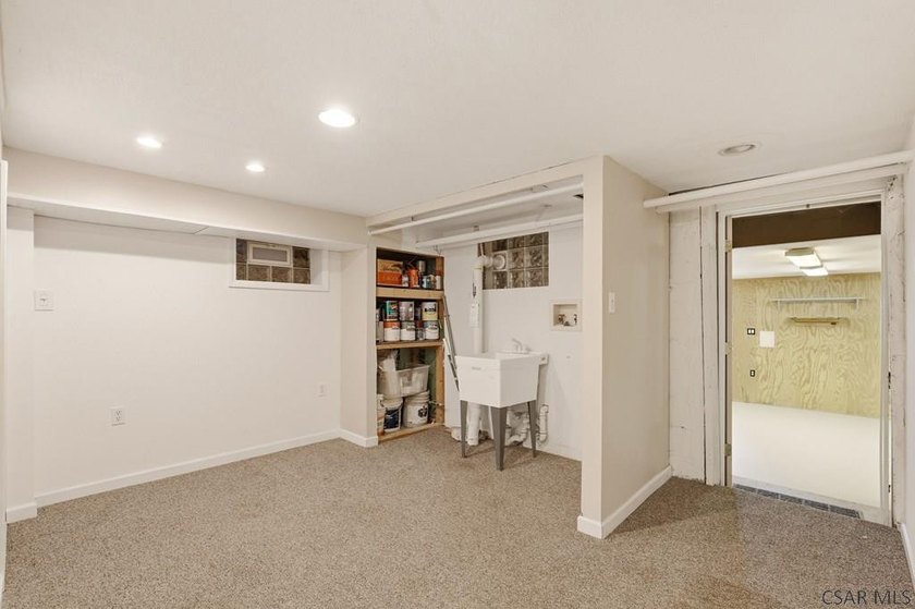 Welcome to 725 Wayne Street, a stunning and meticulously - photo 45